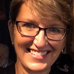 Meet your Posher, Caroline